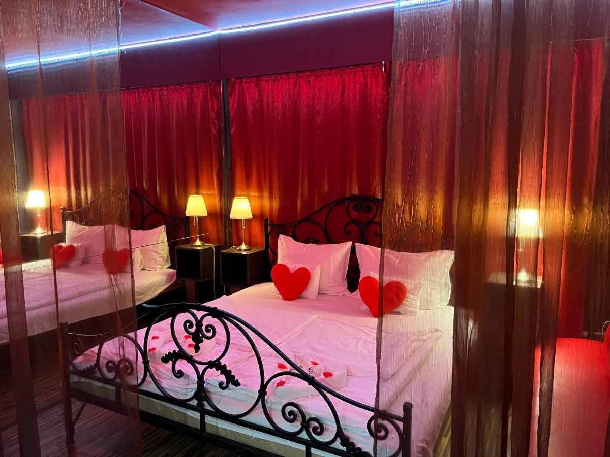 Hotel Corvin Дьюла Экстерьер фото