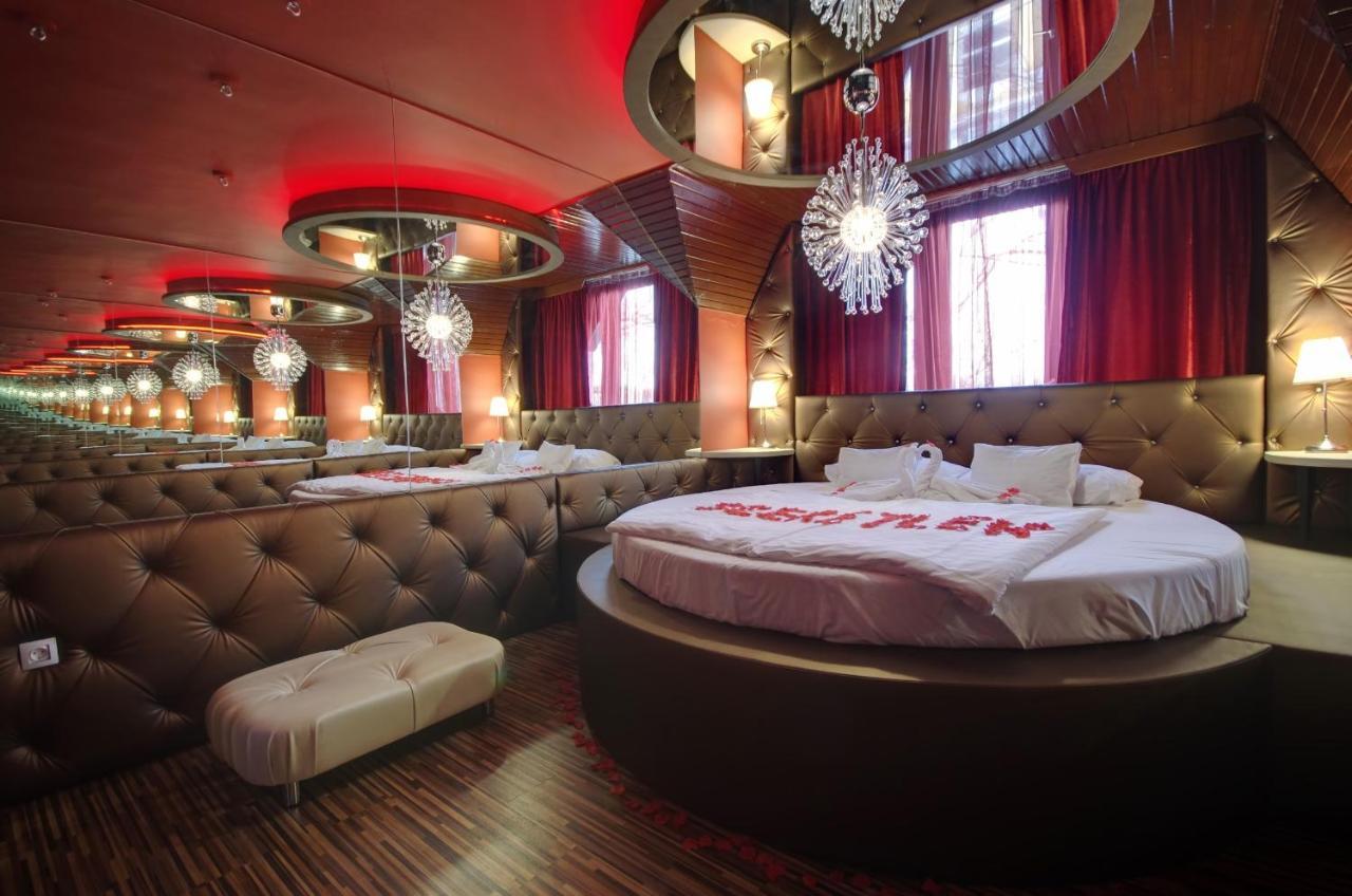 Hotel Corvin Дьюла Экстерьер фото