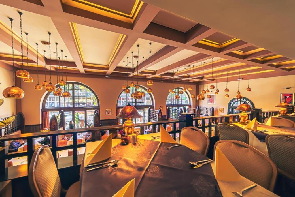 Hotel Corvin Дьюла Экстерьер фото